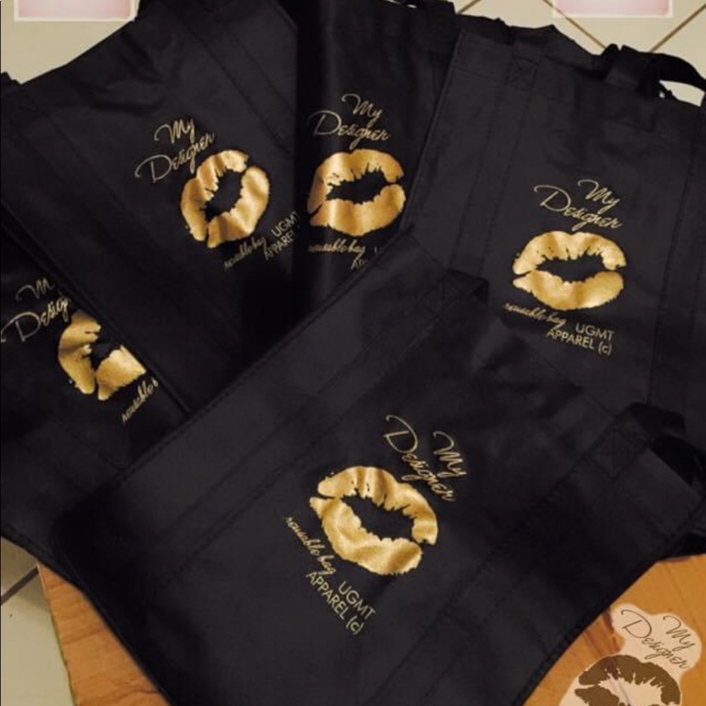 TWO bags FOR the price of ONE. Ladies black fashionable reusable tote bags. - Picture 5 of 5